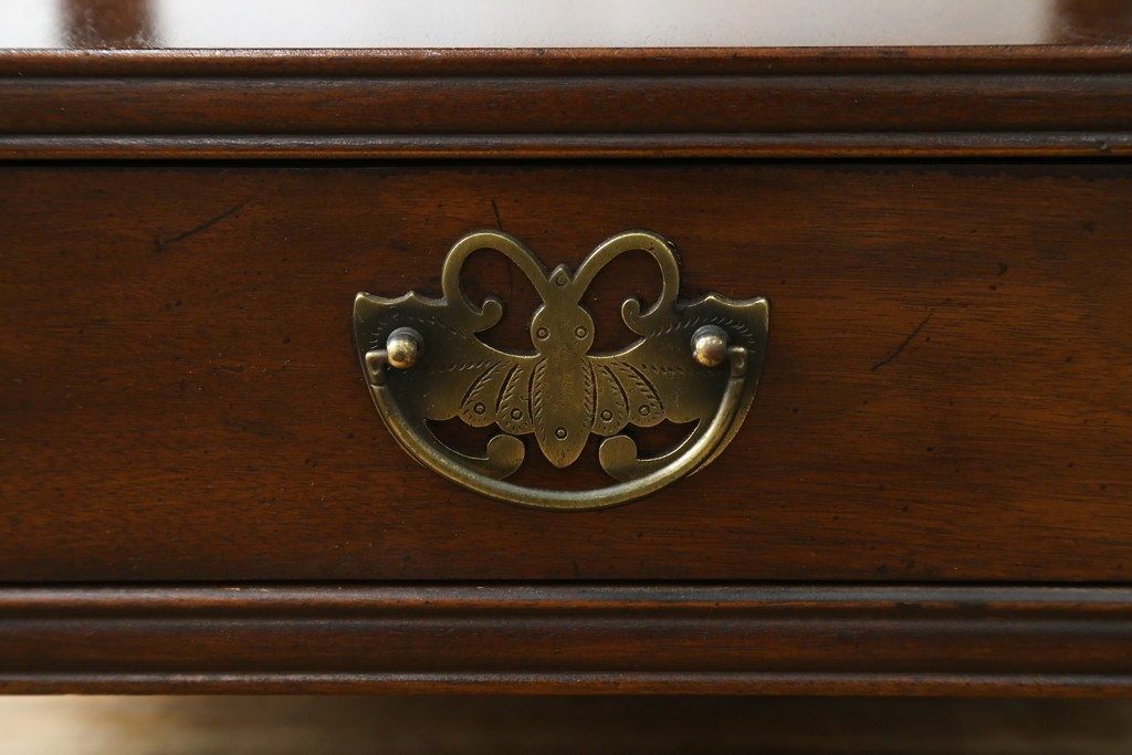 中古　ヘンレドン(HENREDON)　李朝　シノワズリ(chinoiserie)デザイン　オリエンタルなデザインが目を引くサイドテーブル　(R-082016)