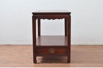 中古　ヘンレドン(HENREDON)　李朝　シノワズリ(chinoiserie)デザイン　オリエンタルなデザインが目を引くサイドテーブル(花台、電話台、飾り台、ナイトテーブル、コンソールテーブル、米国)(R-082016)