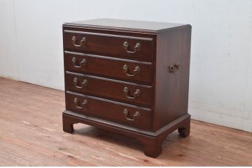 中古　ETHAN ALLEN(イーセンアーレン)　格調高いクラシカルな雰囲気の小さなサイドチェスト(小チェスト、ナイトチェスト、引き出し、米国)(R-082017)