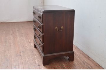 中古　ETHAN ALLEN(イーセンアーレン)　格調高いクラシカルな雰囲気の小さなサイドチェスト(小チェスト、ナイトチェスト、引き出し、米国)(R-082017)