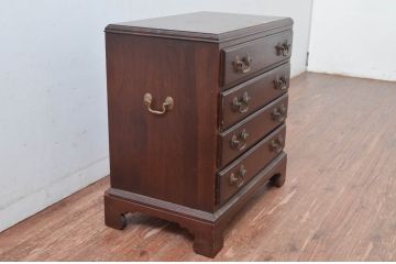 中古　ETHAN ALLEN(イーセンアーレン)　格調高いクラシカルな雰囲気の小さなサイドチェスト(小チェスト、ナイトチェスト、引き出し、米国)(R-082017)