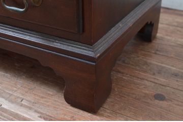 中古　ETHAN ALLEN(イーセンアーレン)　格調高いクラシカルな雰囲気の小さなサイドチェスト(小チェスト、ナイトチェスト、引き出し、米国)(R-082017)