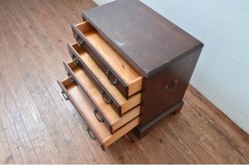 中古　ETHAN ALLEN(イーセンアーレン)　格調高いクラシカルな雰囲気の小さなサイドチェスト(小チェスト、ナイトチェスト、引き出し、米国)(R-082017)