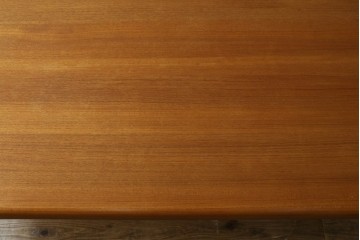和製ビンテージ　希少サイズ!!　ジャパンビンテージ　チーク材　北欧デザインの丸みをおびたシームレスデザインのスタイリッシュな6人掛けテーブル　(R-082018)