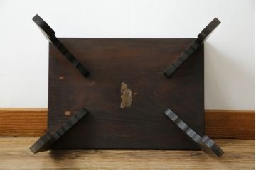 和製アンティーク　総欅(ケヤキ)材　脚のデザインが特徴的な花台(ローテーブル、展示台、飾り棚、座卓、座机)(R-082021)