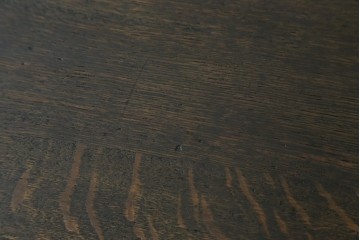 和製アンティーク　楢(ナラ)材　脚の透かし彫りが目を引くサイドテーブル　(R-082025)