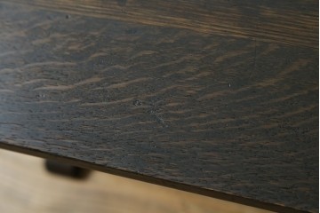 和製アンティーク　楢(ナラ)材　脚の透かし彫りが目を引くサイドテーブル　(R-082025)