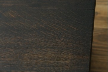 和製アンティーク　楢(ナラ)材　脚の透かし彫りが目を引くサイドテーブル　(R-082025)