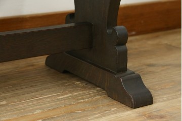 和製アンティーク　楢(ナラ)材　脚の透かし彫りが目を引くサイドテーブル　(R-082025)