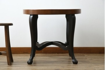 和製アンティーク　天板パーケットリー　洋風デザイン　緩やかな猫脚が魅力的なラウンドコーヒーテーブル　(R-082026)