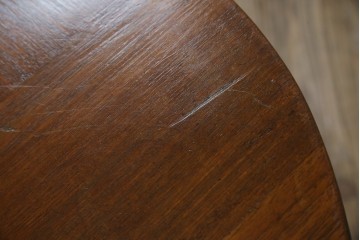 和製アンティーク　天板パーケットリー　洋風デザイン　緩やかな猫脚が魅力的なラウンドコーヒーテーブル　(R-082026)