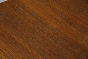 和製アンティーク　天板パーケットリー　洋風デザイン　緩やかな猫脚が魅力的なラウンドコーヒーテーブル　(R-082026)