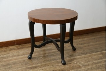 和製アンティーク　天板パーケットリー　洋風デザイン　緩やかな猫脚が魅力的なラウンドコーヒーテーブル　(R-082026)