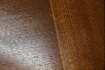 和製アンティーク　天板パーケットリー　洋風デザイン　緩やかな猫脚が魅力的なラウンドコーヒーテーブル　(R-082026)