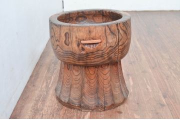 和製アンティーク　ちぎり木付き　味わい深い杢目が魅力的な塗装済みの欅(ケヤキ)材製臼(ウス、うす、ディスプレイ、DIY、古道具、千切り、契り木)(R-082033)