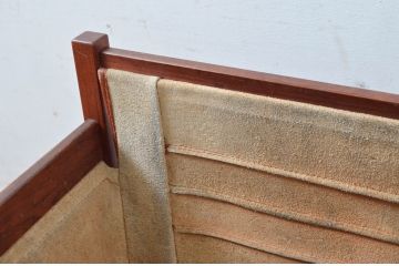 北欧ビンテージ　美品　ノルウェー　BRUKSBO(ブルクスボ)　本革(レザー)　ローズウッド　ヴィンテージスタイルやミッドセンチュリースタイルのお部屋づくりにおすすめのマガジンラック(本立て、小物収納、ヴィンテージ)(R-082035)