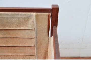 北欧ビンテージ　美品　ノルウェー　BRUKSBO(ブルクスボ)　本革(レザー)　ローズウッド　ヴィンテージスタイルやミッドセンチュリースタイルのお部屋づくりにおすすめのマガジンラック(本立て、小物収納、ヴィンテージ)(R-082035)