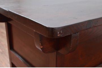 アジアンアンティーク　李朝家具　希少なロータイプ　松材　歴史を感じるデザインの長持ち風ローテーブル(トンケ、銭函、テレビ台、TVボード、テレビボード、TV台、センターテーブル、収納箱、収納付きベンチ、スツール、店舗什器)(R-082036)