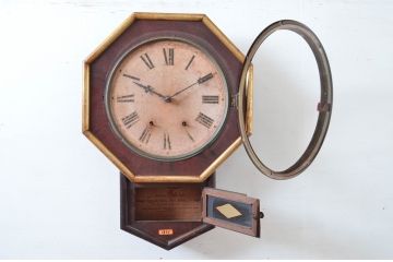 アンティーク時計　アメリカ　New Haven Clock Co(ニューヘブン クロック社)　お部屋を上品に彩る八角時計(オクタゴン、柱時計、掛け時計、古時計、振り子時計)(R-082038)