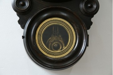 和製アンティーク　明治期より受け継がれた古い木味が魅力のだるま時計　(R-082044)