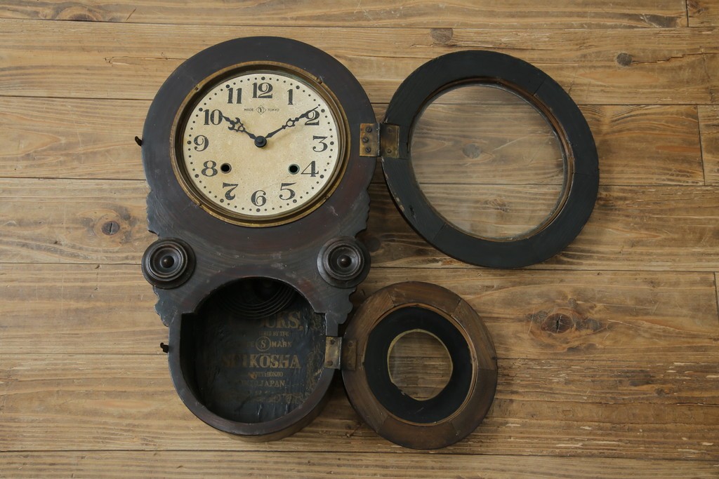 和製アンティーク　明治期より受け継がれた古い木味が魅力のだるま時計　(R-082044)