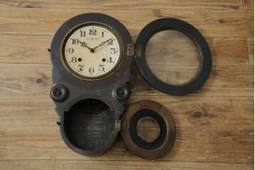 和製アンティーク　明治期より受け継がれた古い木味が魅力のだるま時計　(R-082044)