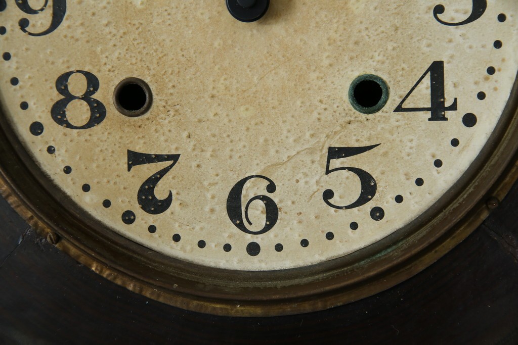 和製アンティーク　明治期より受け継がれた古い木味が魅力のだるま時計　(R-082044)