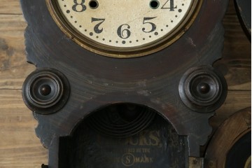 和製アンティーク　明治期より受け継がれた古い木味が魅力のだるま時計　(R-082044)