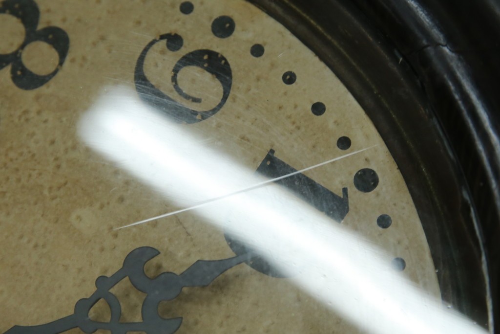 和製アンティーク　明治期より受け継がれた古い木味が魅力のだるま時計　(R-082044)