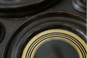 和製アンティーク　明治期より受け継がれた古い木味が魅力のだるま時計　(R-082044)