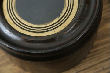 和製アンティーク　明治期より受け継がれた古い木味が魅力のだるま時計　(R-082044)