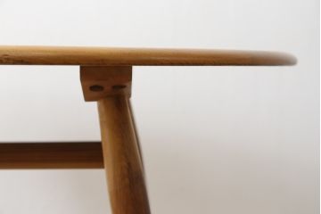 イギリスビンテージ　激レア　希少モデル　ERCOL(アーコール)　ナチュラルな木の風合いが魅力的なマガジンラック付きラウンドテーブル(丸テーブル、2人掛けダイニングテーブル、北欧、英国、ヴィンテージ)(R-082053)