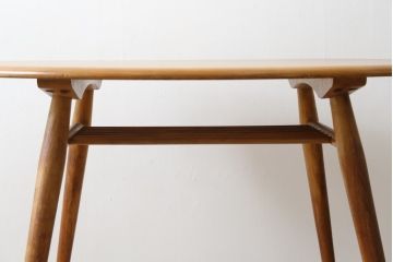イギリスビンテージ　激レア　希少モデル　ERCOL(アーコール)　ナチュラルな木の風合いが魅力的なマガジンラック付きラウンドテーブル(丸テーブル、2人掛けダイニングテーブル、北欧、英国、ヴィンテージ)(R-082053)