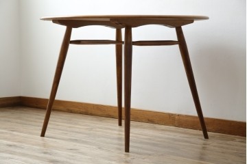 イギリスビンテージ　激レア　希少モデル　ERCOL(アーコール)　ナチュラルな木の風合いが魅力的なマガジンラック付きラウンドテーブル　(R-082053)
