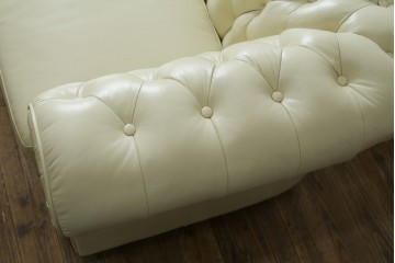 中古　超美品　ほぼ新品　入手困難商品　SUNTON(サントン)社　Huntington(ハンティントン)シリーズ　本革(レザー)　上質な空間づくりに取り入れたいチェスターフィールドソファ　(R-082054)