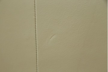 中古　超美品　ほぼ新品　入手困難商品　SUNTON(サントン)社　Huntington(ハンティントン)シリーズ　本革(レザー)　上質な空間づくりに取り入れたいチェスターフィールドソファ　(R-082054)