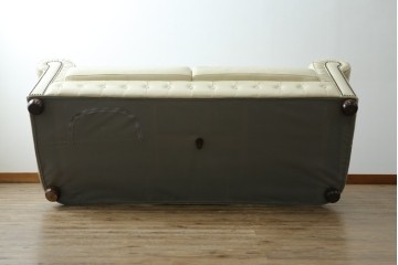 中古　超美品　ほぼ新品　入手困難商品　SUNTON(サントン)社　Huntington(ハンティントン)シリーズ　本革(レザー)　上質な空間づくりに取り入れたいチェスターフィールドソファ　(R-082054)