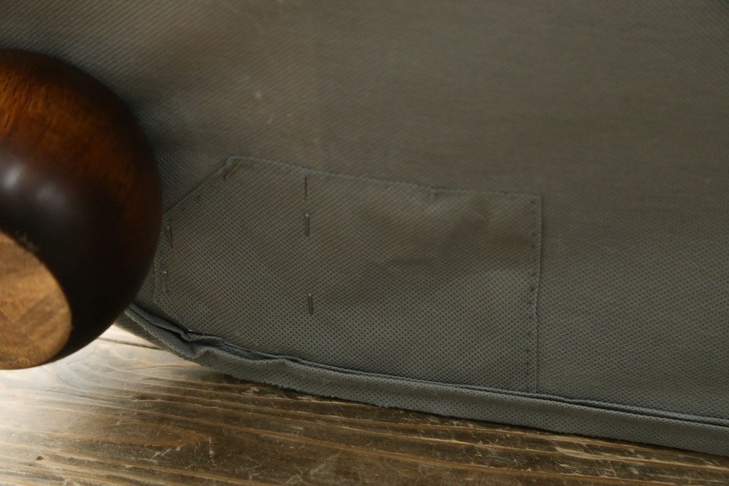 中古　超美品　ほぼ新品　入手困難商品　SUNTON(サントン)社　Huntington(ハンティントン)シリーズ　本革(レザー)　上質な空間づくりに取り入れたいチェスターフィールドソファ　(R-082054)