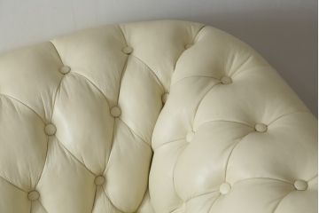中古　超美品　ほぼ新品　入手困難商品　SUNTON(サントン)社　Huntington(ハンティントン)シリーズ　本革(レザー)　上質な空間づくりに取り入れたいチェスターフィールドソファ(2P、2.5P、3P、2人掛け、2.5人掛け、3人掛け)(R-082054)