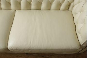 中古　超美品　ほぼ新品　入手困難商品　SUNTON(サントン)社　Huntington(ハンティントン)シリーズ　本革(レザー)　上質な空間づくりに取り入れたいチェスターフィールドソファ(2P、2.5P、3P、2人掛け、2.5人掛け、3人掛け)(R-082054)