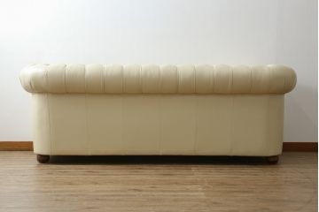 中古　超美品　ほぼ新品　入手困難商品　SUNTON(サントン)社　Huntington(ハンティントン)シリーズ　本革(レザー)　上質な空間づくりに取り入れたいチェスターフィールドソファ(2P、2.5P、3P、2人掛け、2.5人掛け、3人掛け)(R-082054)