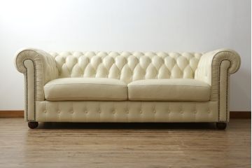 中古　超美品　ほぼ新品　入手困難商品　SUNTON(サントン)社　Huntington(ハンティントン)シリーズ　本革(レザー)　上質な空間づくりに取り入れたいチェスターフィールドソファ(2P、2.5P、3P、2人掛け、2.5人掛け、3人掛け)(R-082055)