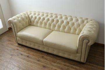 中古　超美品　ほぼ新品　入手困難商品　SUNTON(サントン)社　Huntington(ハンティントン)シリーズ　本革(レザー)　上質な空間づくりに取り入れたいチェスターフィールドソファ(2P、2.5P、3P、2人掛け、2.5人掛け、3人掛け)(R-082055)