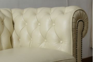 中古　超美品　ほぼ新品　入手困難商品　SUNTON(サントン)社　Huntington(ハンティントン)シリーズ　本革(レザー)　上質な空間づくりに取り入れたいチェスターフィールドソファ(2P、2.5P、3P、2人掛け、2.5人掛け、3人掛け)(R-082055)