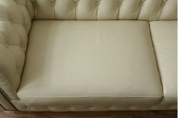 中古　超美品　ほぼ新品　入手困難商品　SUNTON(サントン)社　Huntington(ハンティントン)シリーズ　本革(レザー)　上質な空間づくりに取り入れたいチェスターフィールドソファ(2P、2.5P、3P、2人掛け、2.5人掛け、3人掛け)(R-082055)