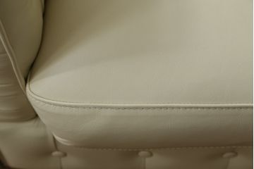 中古　超美品　ほぼ新品　入手困難商品　SUNTON(サントン)社　Huntington(ハンティントン)シリーズ　本革(レザー)　上質な空間づくりに取り入れたいチェスターフィールドソファ(2P、2.5P、3P、2人掛け、2.5人掛け、3人掛け)(R-082055)