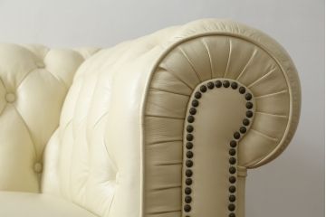 中古　超美品　ほぼ新品　入手困難商品　SUNTON(サントン)社　Huntington(ハンティントン)シリーズ　本革(レザー)　上質な空間づくりに取り入れたいチェスターフィールドソファ(2P、2.5P、3P、2人掛け、2.5人掛け、3人掛け)(R-082055)