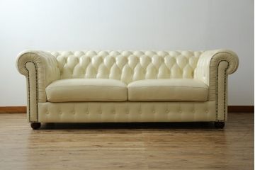 中古　超美品　ほぼ新品　入手困難商品　SUNTON(サントン)社　Huntington(ハンティントン)シリーズ　本革(レザー)　上質な空間づくりに取り入れたいチェスターフィールドソファ(2P、2.5P、3P、2人掛け、2.5人掛け、3人掛け)(R-082055)