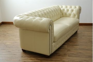 中古　超美品　ほぼ新品　入手困難商品　SUNTON(サントン)社　Huntington(ハンティントン)シリーズ　本革(レザー)　上質な空間づくりに取り入れたいチェスターフィールドソファ(2P、2.5P、3P、2人掛け、2.5人掛け、3人掛け)(R-082055)