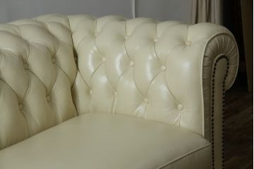 中古　超美品　ほぼ新品　入手困難商品　SUNTON(サントン)社　Huntington(ハンティントン)シリーズ　本革(レザー)　上質な空間づくりに取り入れたいチェスターフィールドソファ(2P、2.5P、3P、2人掛け、2.5人掛け、3人掛け)(R-082055)